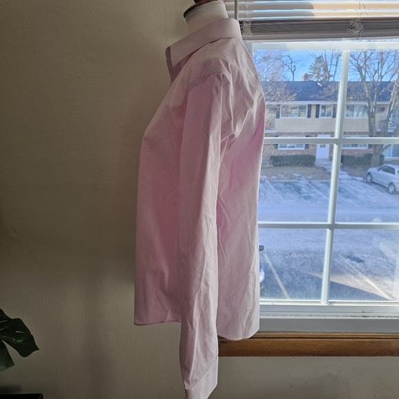 UNTUCKit Medium Mens Douro Wrinkle Free Button Down Relaxed Fit Pinstripe Shirt - Picture 5 of 9